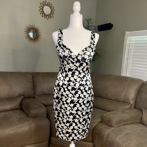 GORGEOUS London Times Black White Satin Bodycon Dress Sz 8 - Picture 11 of 11